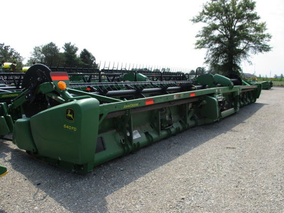 John Deere 640FD Harvester Header picture