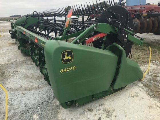 John Deere 640FD Harvester Header picture