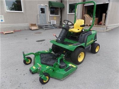 John Deere 1445 Lawn Mower picture