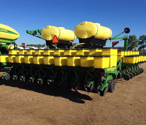 John Deere 1780 Planting Equipment picture