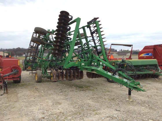 John Deere 2310 Tillage Equipment picture