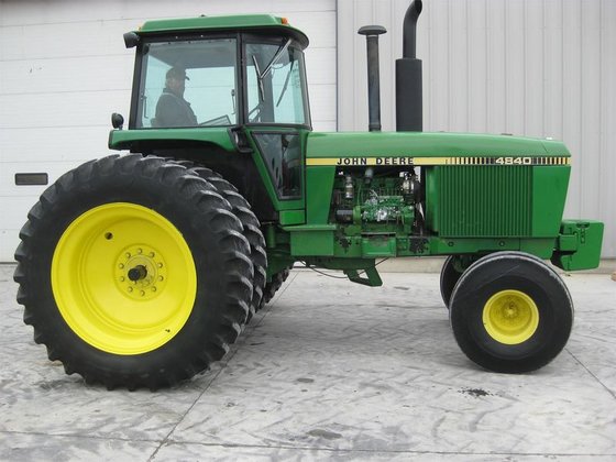 John Deere 4840 Tractor picture