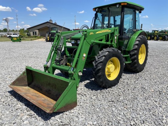 John Deere 5105M Tractor picture