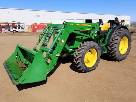 John Deere 5105M Tractor picture