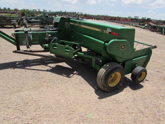 John Deere 348 Baler picture