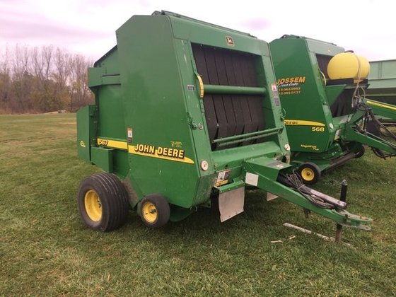 John Deere 567 Baler picture