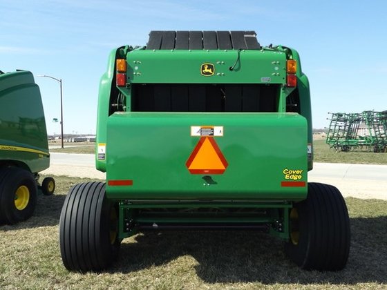 John Deere 569 Baler picture