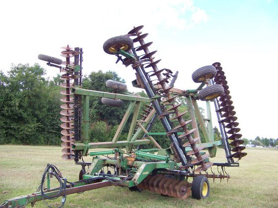 John Deere 637 Tillage Equipment picture