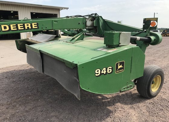 John Deere 946 Mower Conditioner picture