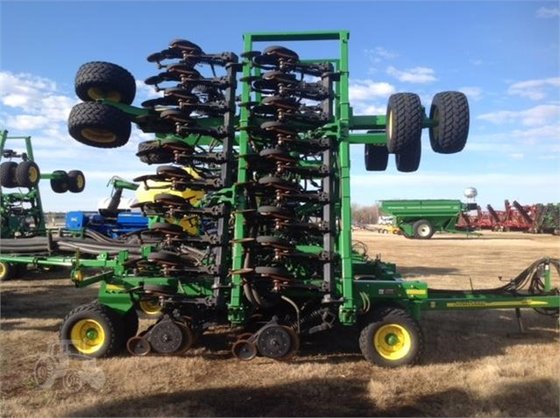 John Deere 1890 Planting Equipment picture