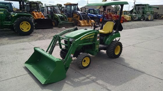 John Deere 2305 Tractor picture