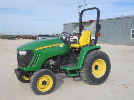 John Deere 3320 Tractor picture