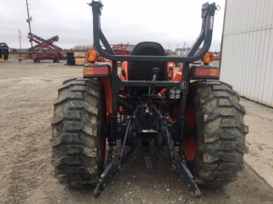 Kubota MX5200 Tractor picture