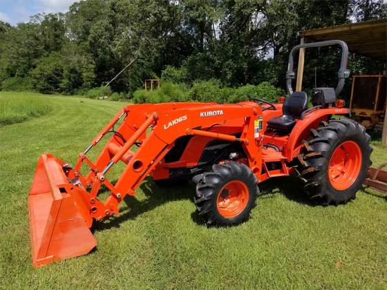 Kubota MX5200 Tractor picture