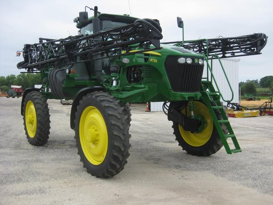 John Deere 4730 Applicator picture