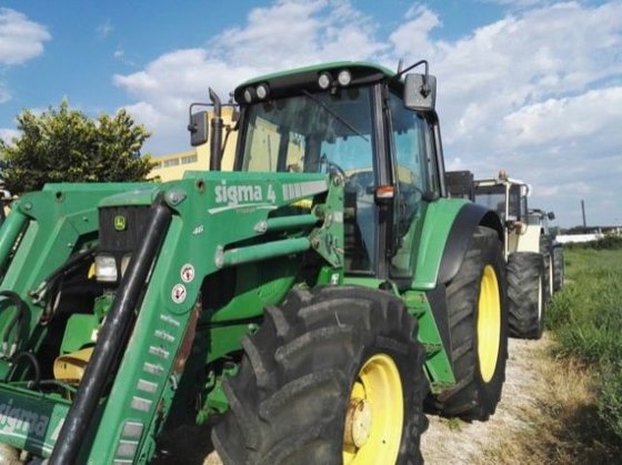 John Deere 6420 Tractor picture