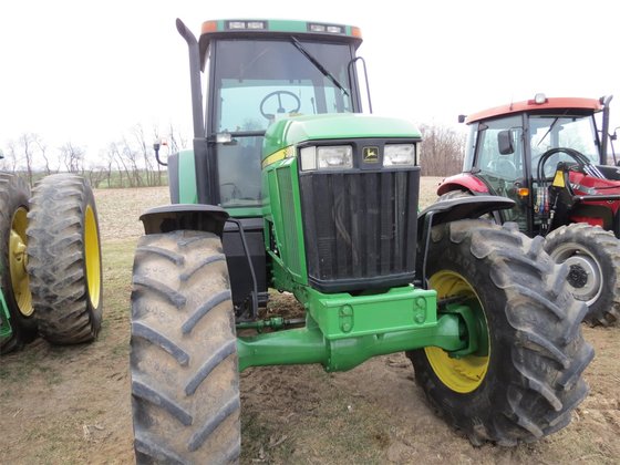 John Deere 7810 Tractor picture