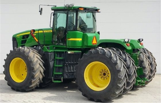 John Deere 9230 Tractor picture