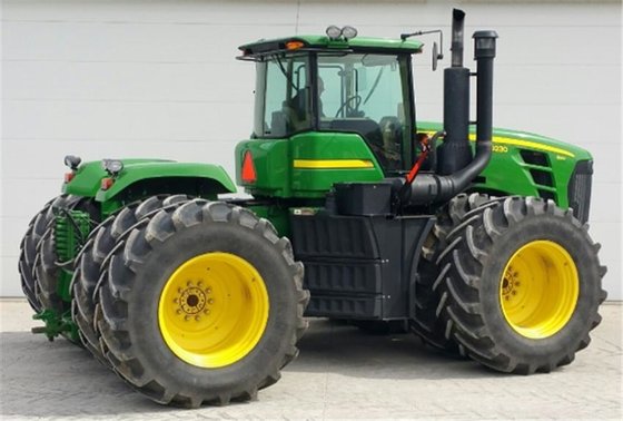 John Deere 9230 Tractor picture