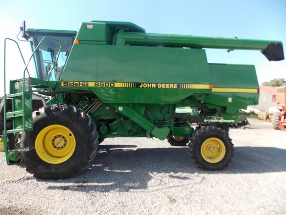 John Deere 9500 Combine picture