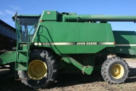 John Deere 9500 Combine picture