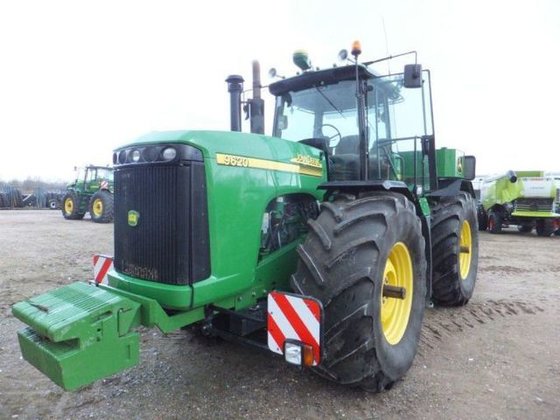 John Deere 9520 Tractor picture