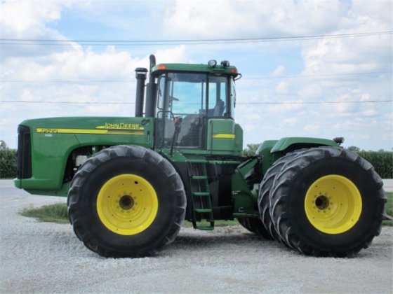 John Deere 9520 Tractor picture