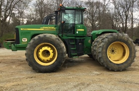 John Deere 9520 Tractor picture