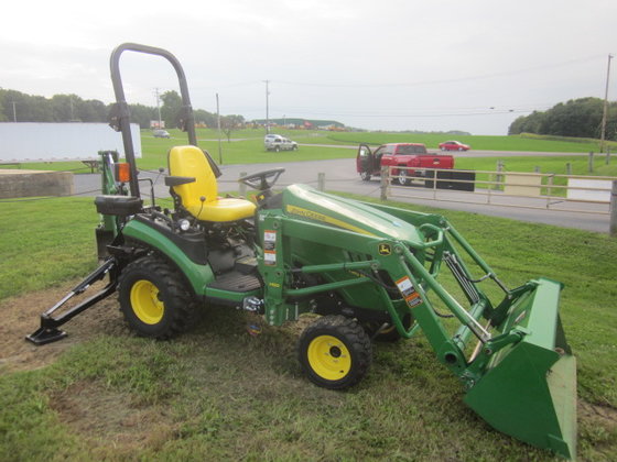 John Deere 1026R Tractor picture