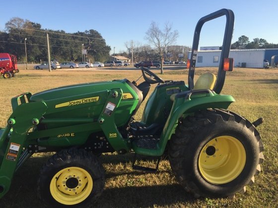 John Deere 3038E Tractor picture
