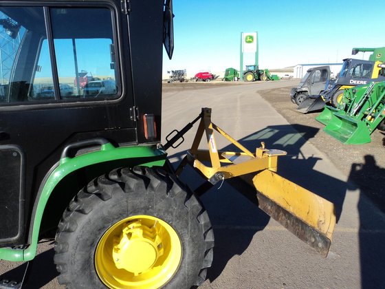 John Deere 3038E Tractor picture