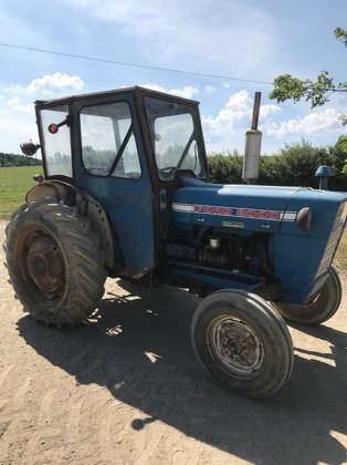 Ford 2000 Tractor picture