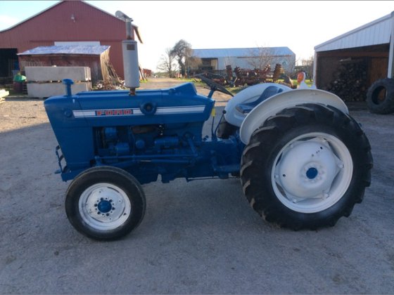 Ford 2000 Tractor picture