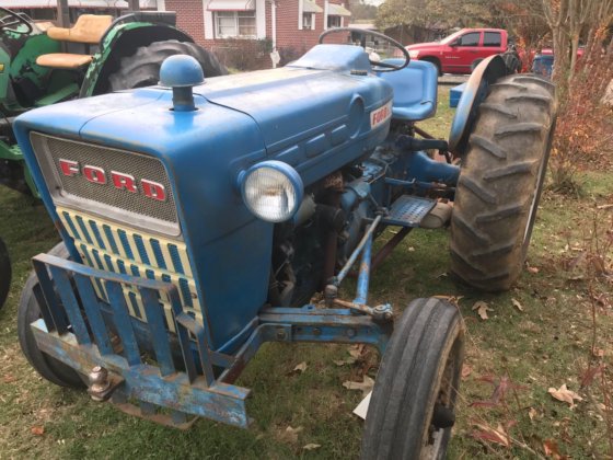 Ford 2000 Tractor picture
