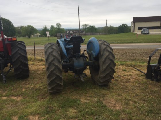 Ford 3000 Tractor picture