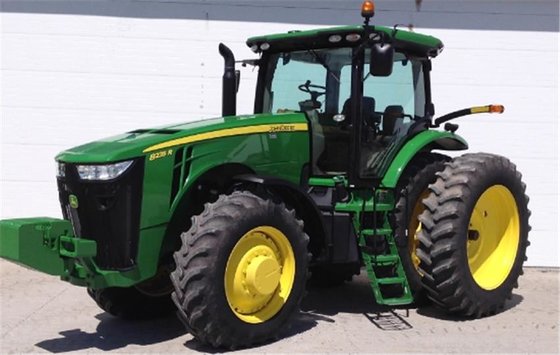 John Deere 8235R Tractor picture