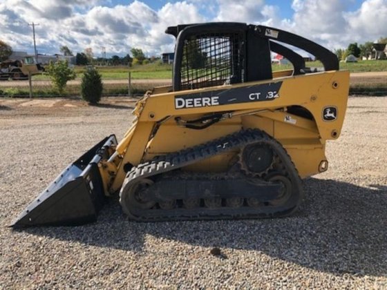 John Deere CT332 Compact Track Loader picture
