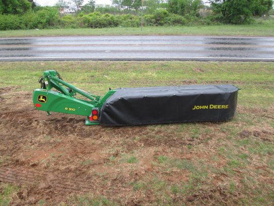 John Deere R310 Disc Mower picture