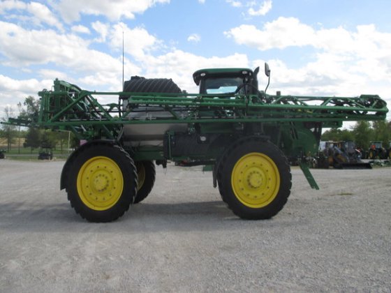John Deere R4045 Applicator picture