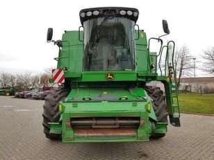 John Deere T660 Combine picture
