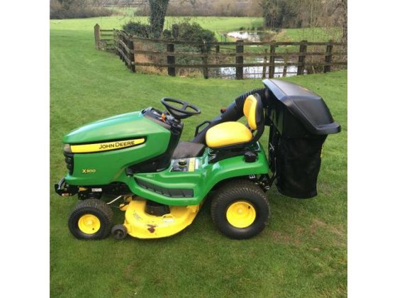 John Deere X300 Lawn Mower picture