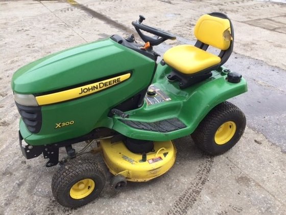 John Deere X300 Lawn Mower picture
