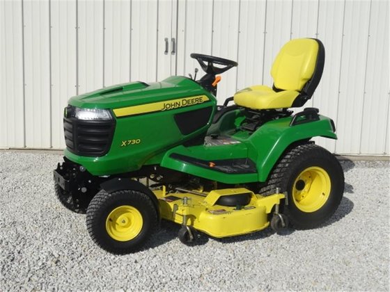 John Deere X730 Lawn Mower picture