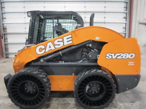 Case CE SV 280 Skid Steer Loader picture