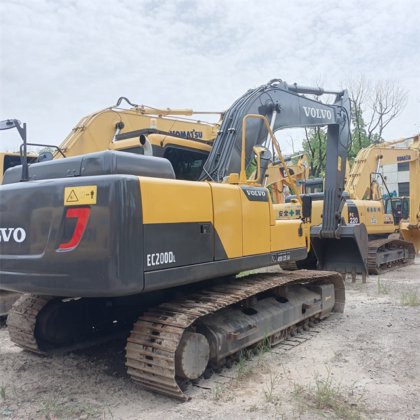 Volvo EC200 Excavator picture