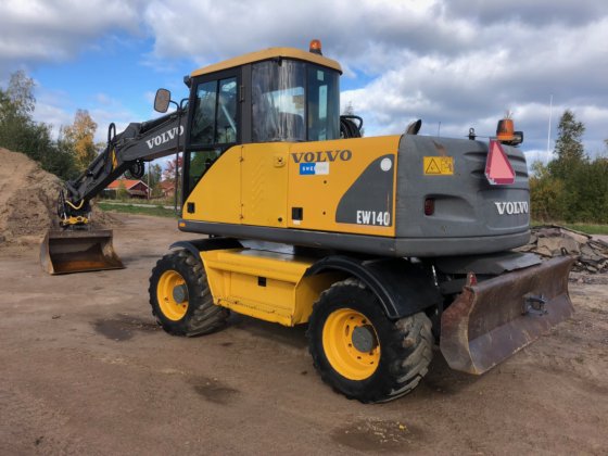 Volvo EW140 Excavator picture