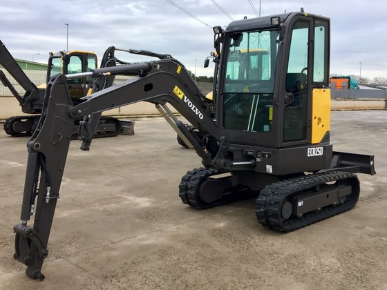 Volvo ECR25D Excavator picture