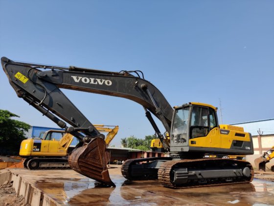 Volvo EC300 Excavator picture