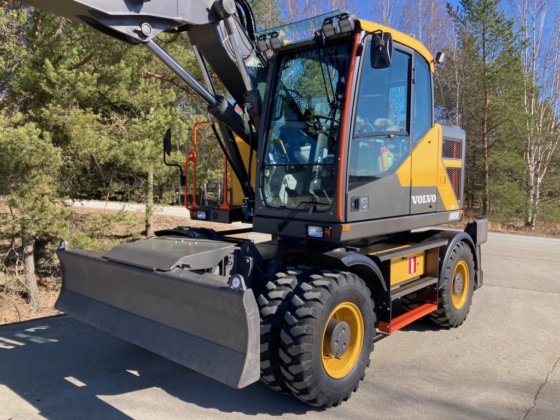 Volvo EWR150E Excavator picture