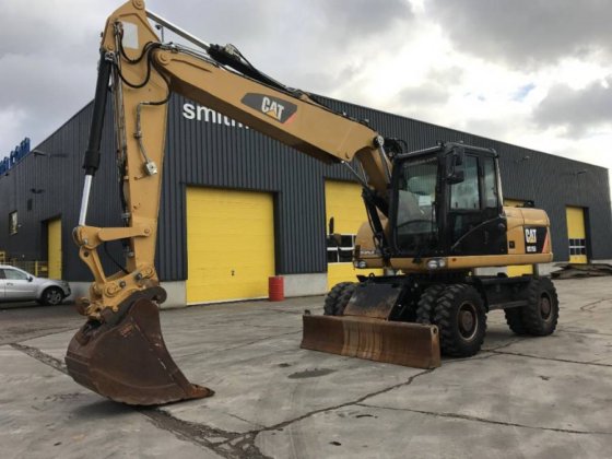 Caterpillar M315D Excavator picture